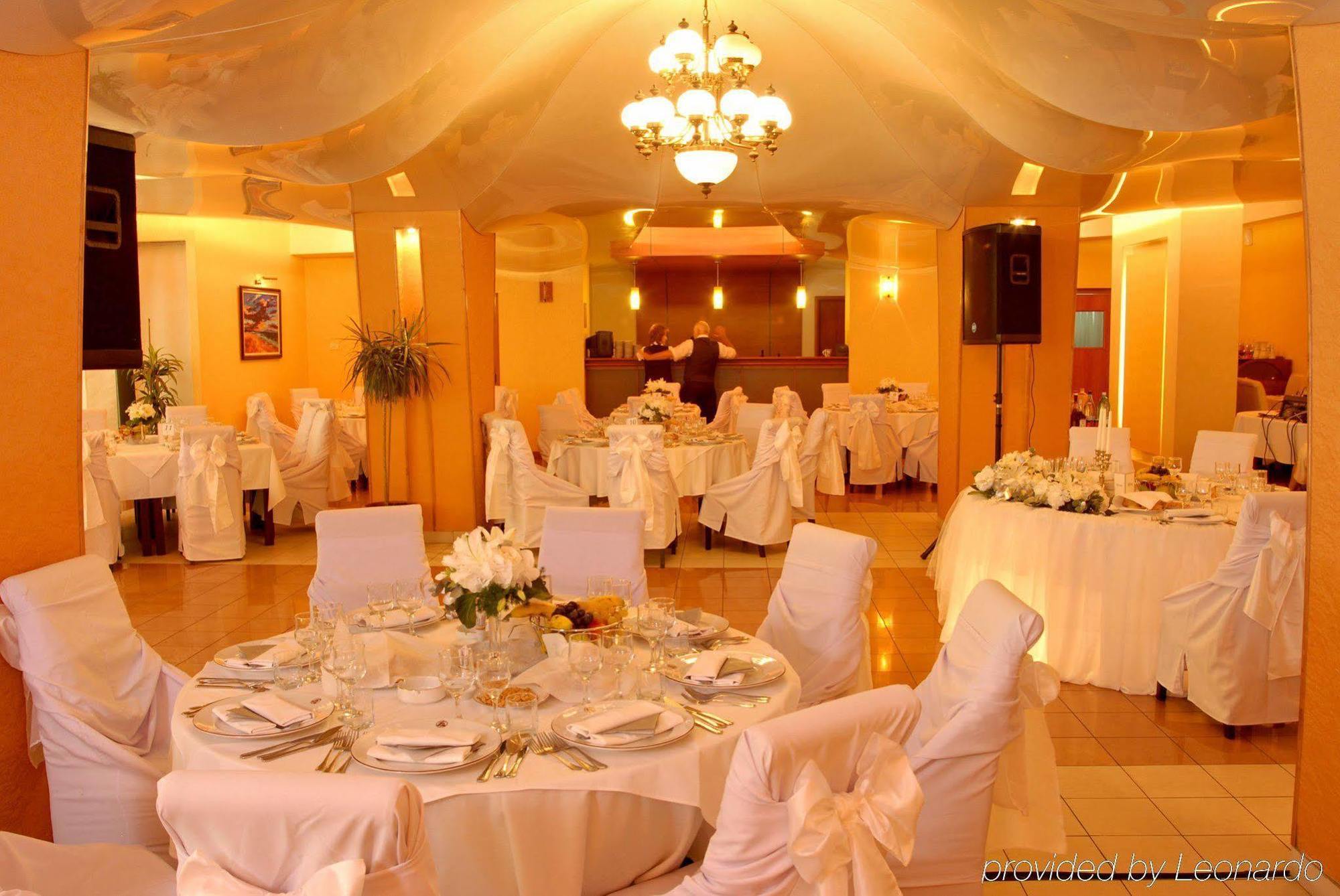 Hotel Univers Клуж-Напока Ресторан фото
